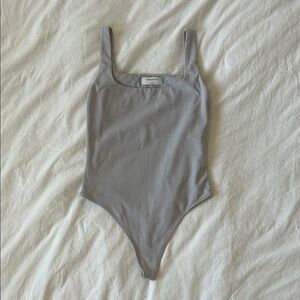 Babaton Square Neck Dusty Lavender Bodysuit